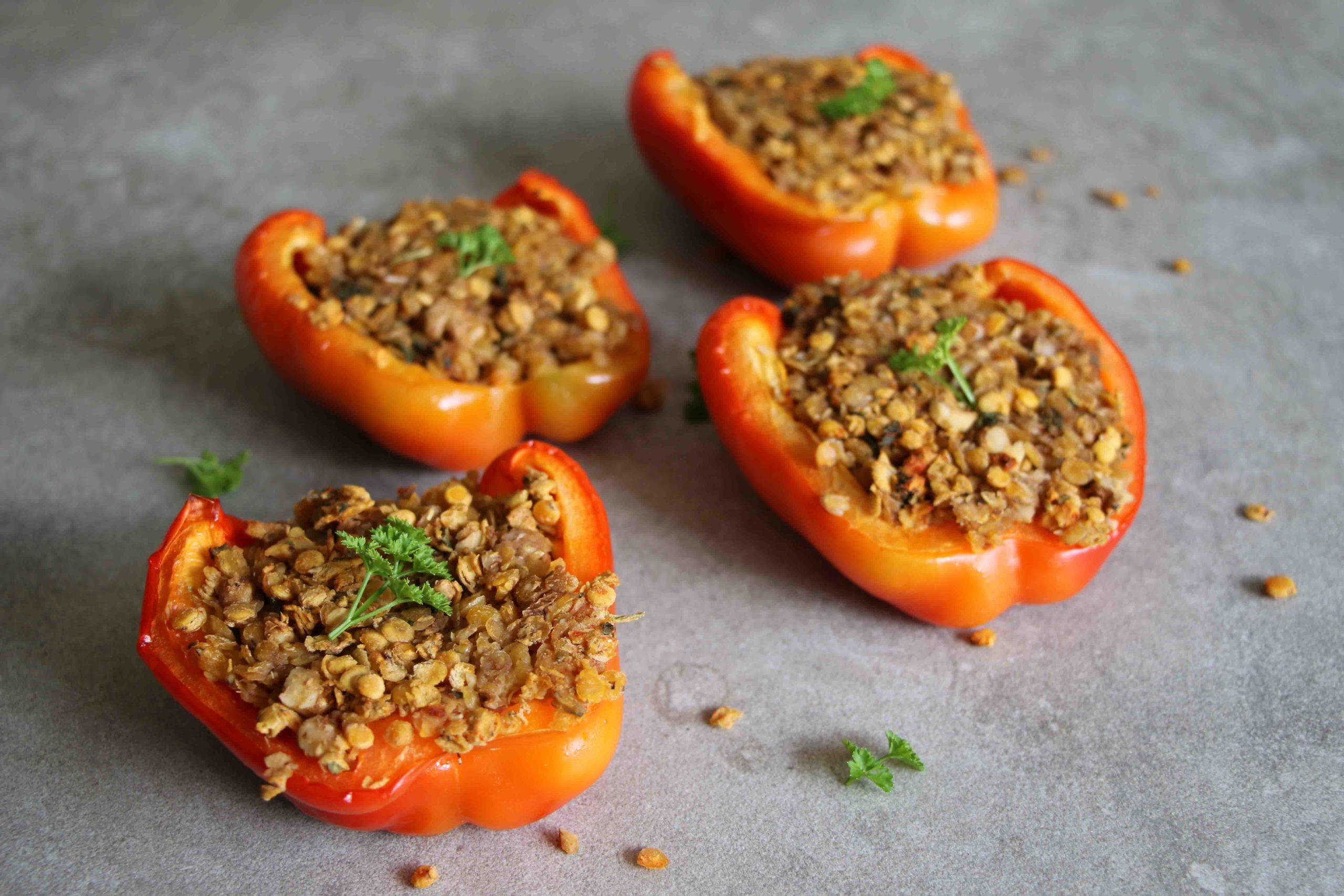 Gefüllte Paprika mit würzigen Linsen | Vegetastisch